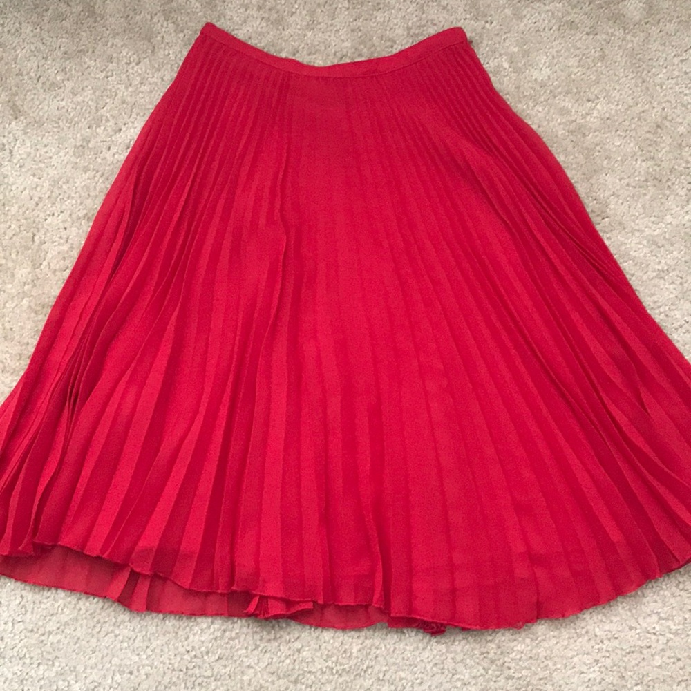 Pleated skirt